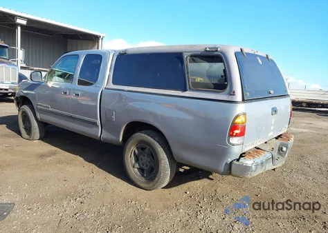 2000 Toyota Tundra Sr5 V8 z USA, uszkodzony, nr VIN 5TBBT4410YS124099